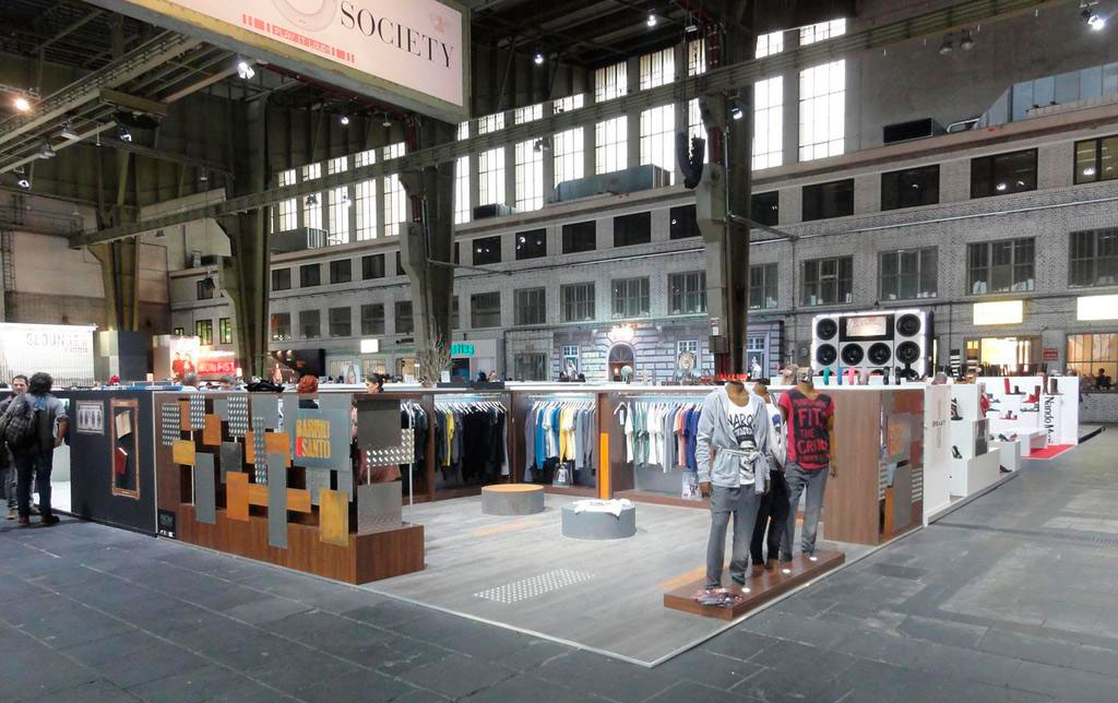 Barriosantoexhibitatwhosnextparis