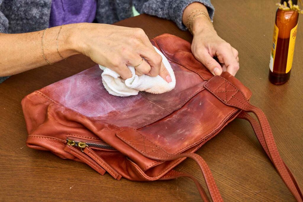 Rsp leather cleaners oct 24 test honey hwortock 008 007 65611a8dd27049c0a0ab25bfa65a2e94